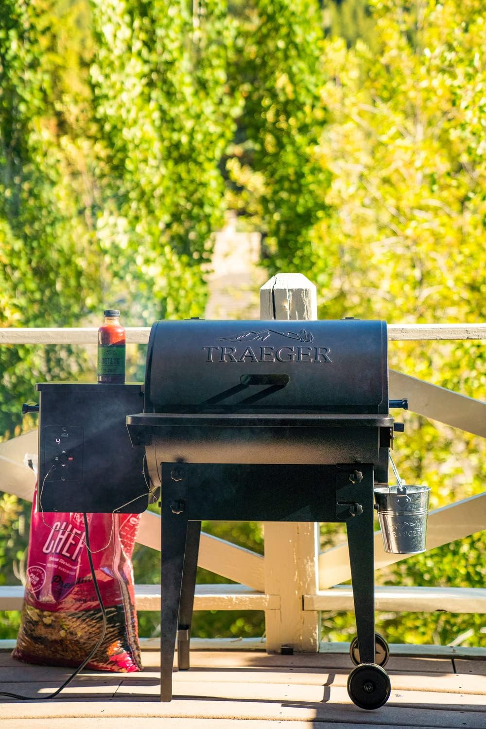 Traeger Tailgater Portable Pellet Grill & Smoker – 300 Sq In